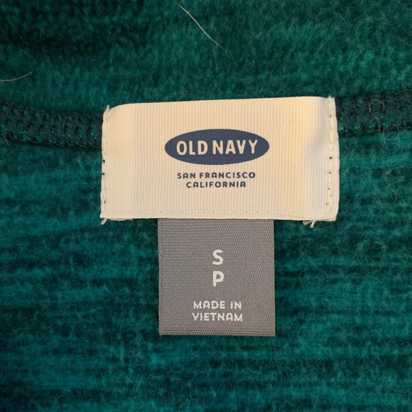 Old Navy Women’s Zip Front Fleece Vest in Size Small - Picture 2 of 9